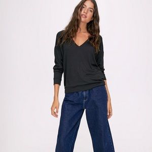 Aritzia Wilfred Free V Neck Top